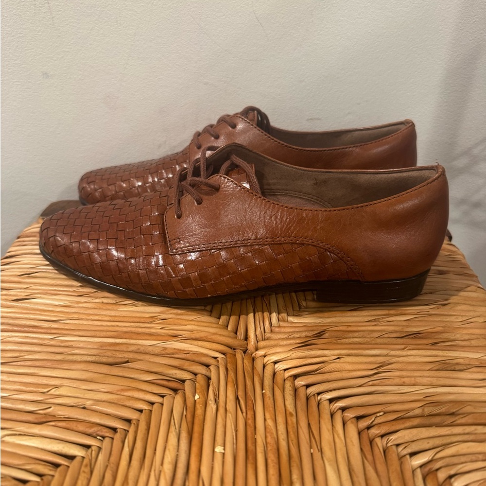 Trotters Brown Leather Women's Loafers Size 8.5